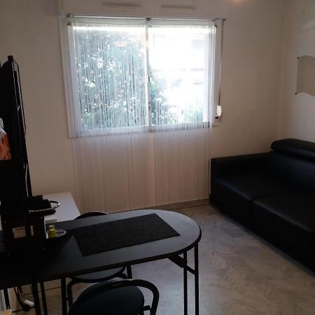 Studio Bord De Mer Nice Ouest Apartment Luaran gambar
