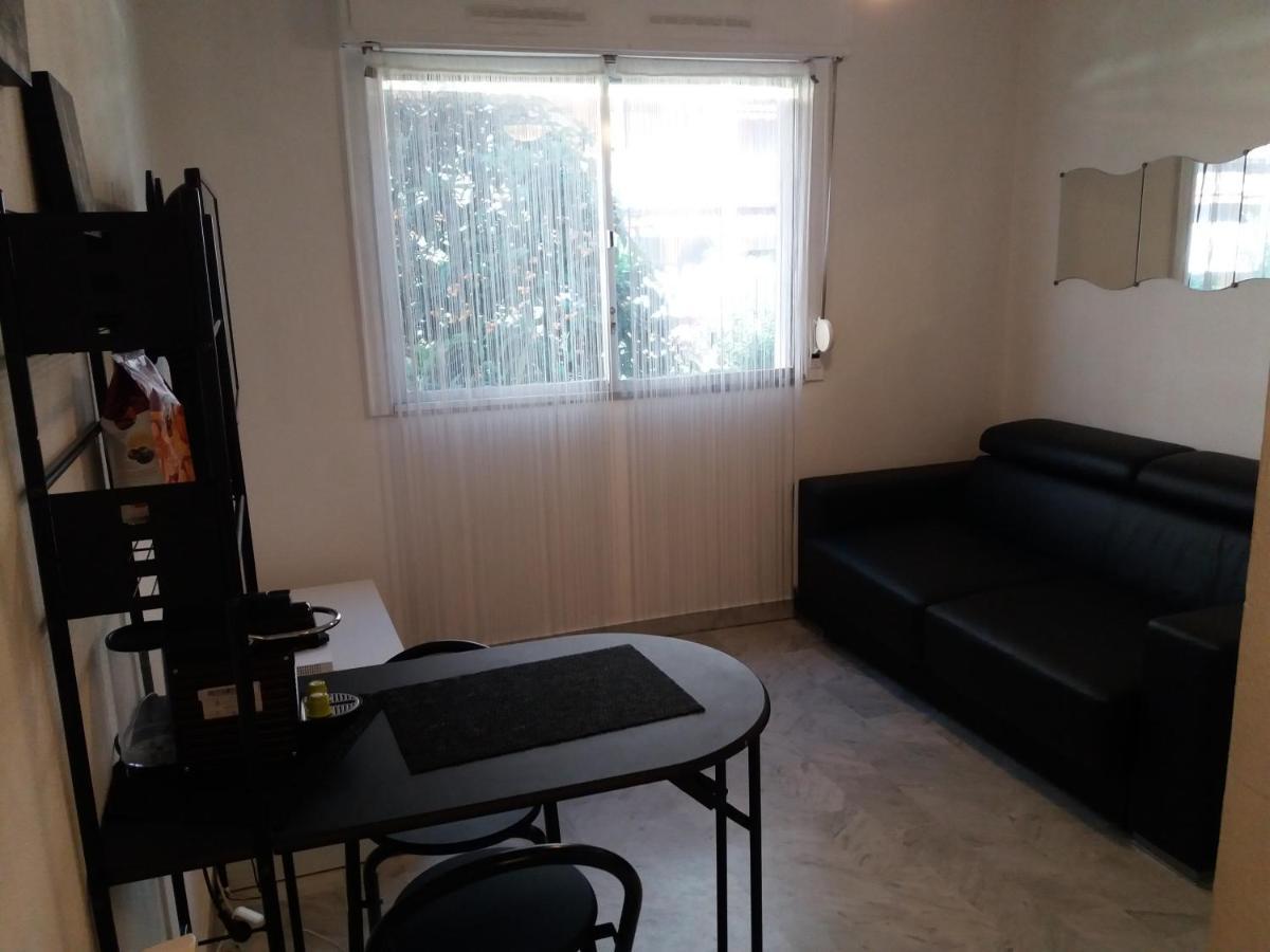 Studio Bord De Mer Nice Ouest Apartment Luaran gambar